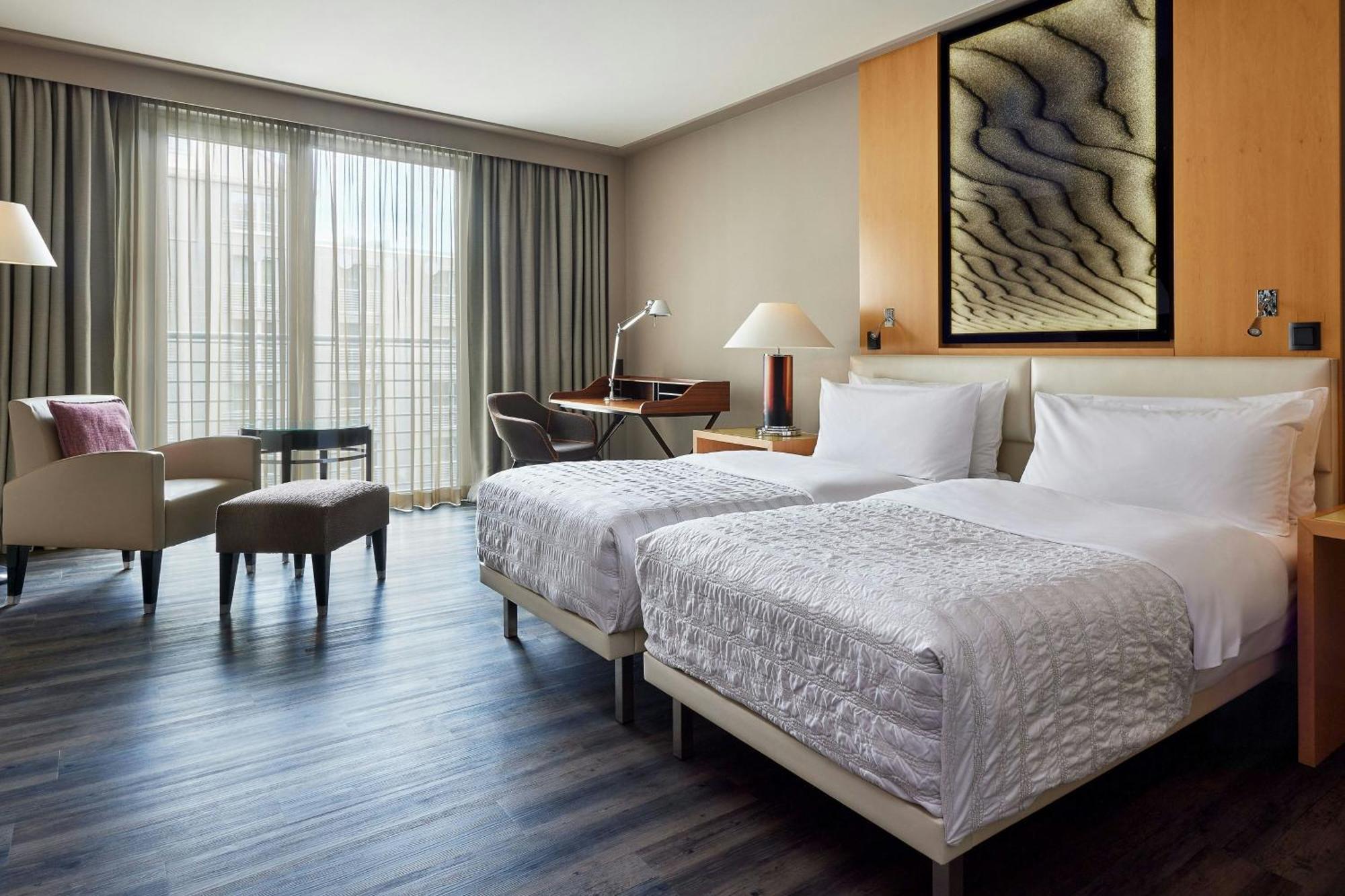 Le Méridien Hotel 5*
